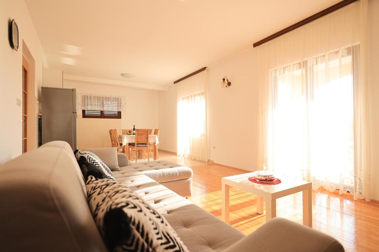 Ana Apartment