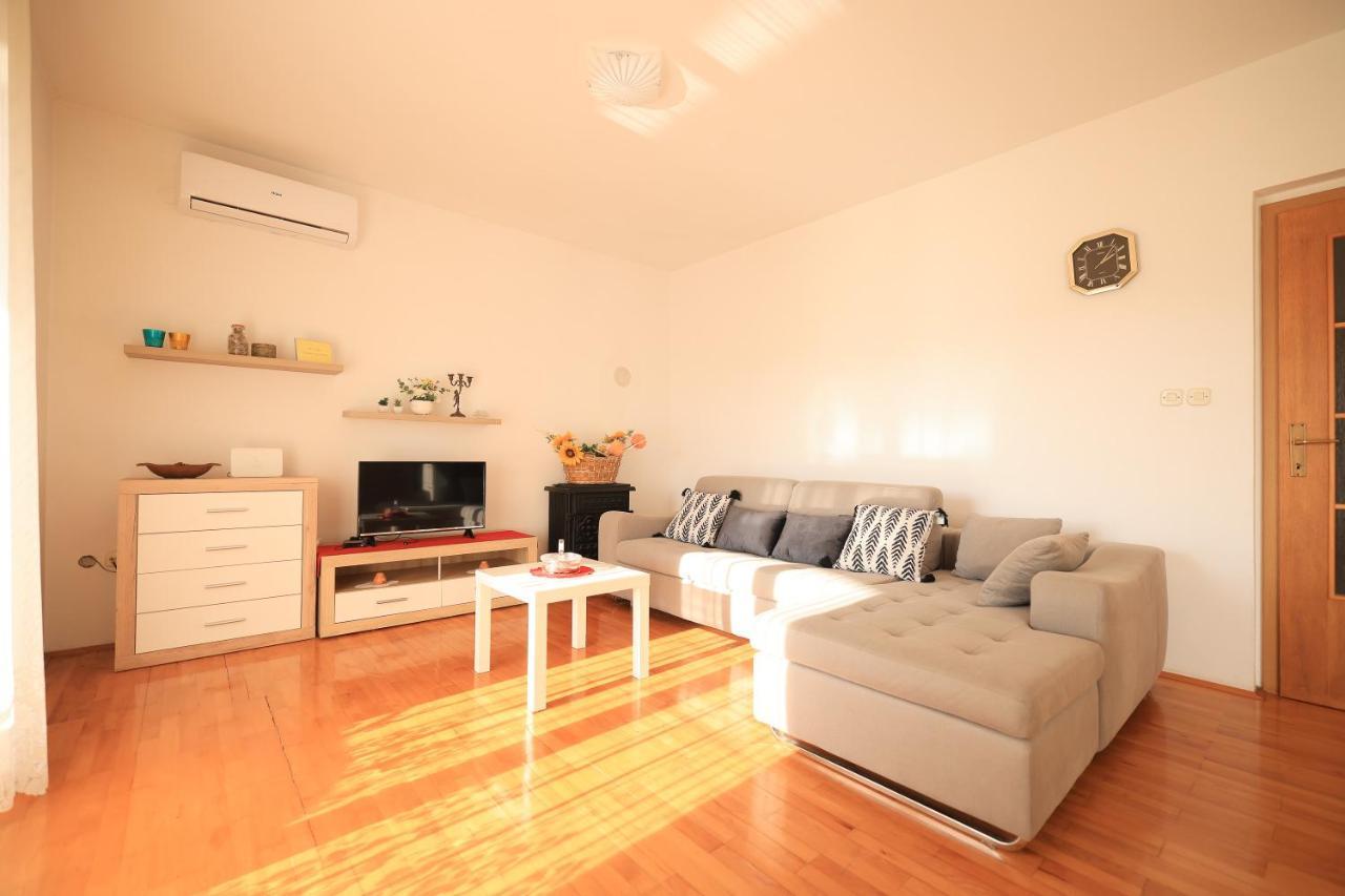 Ana Apartment