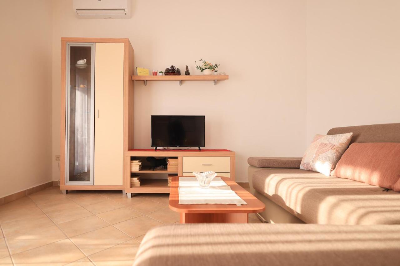Ana Apartment Petrcane