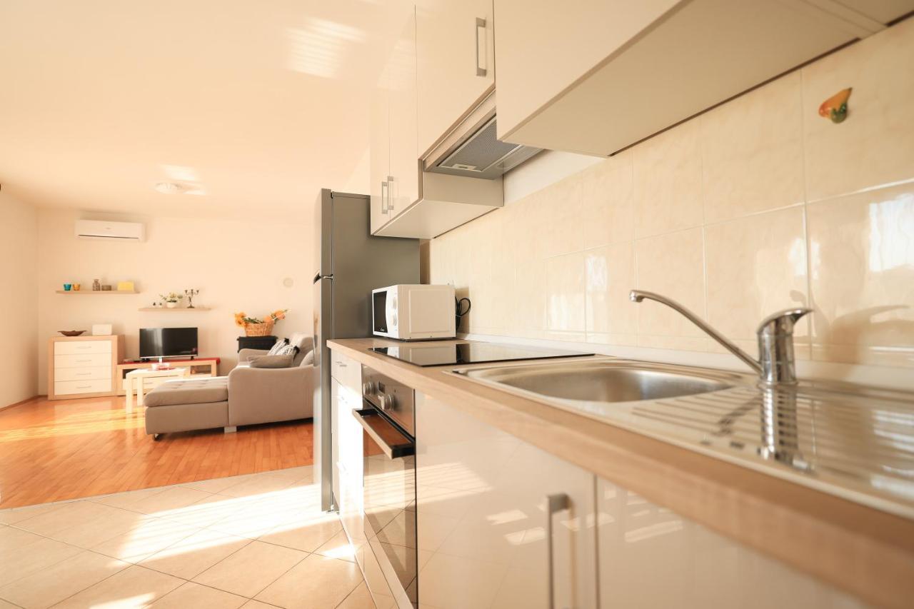 Apartment Ana *